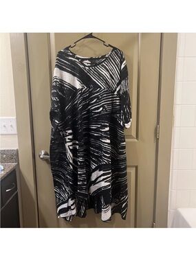 Black & White Abstract Long Sleeve Women's Dress NWOT
